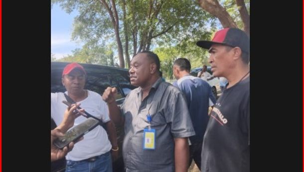 Puluhan Sopir Taksi Airport Geruduk DPRD Sikka: 'Grab Merampas Hak Hidup Kami'