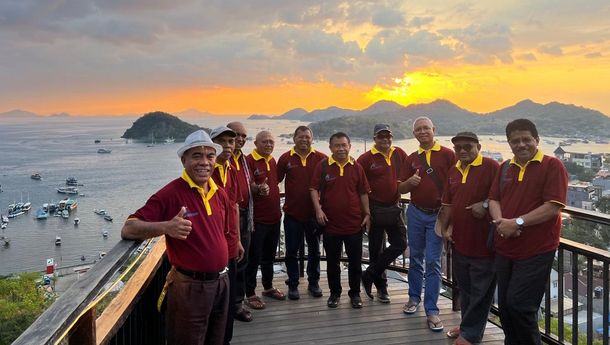 Alumni Ledalero 1984–1992 Isi Hari Terakhir Reuni dengan Petualangan Laut Bersama Speed Boat Gold Torani Menjelajahi Surga Komodo