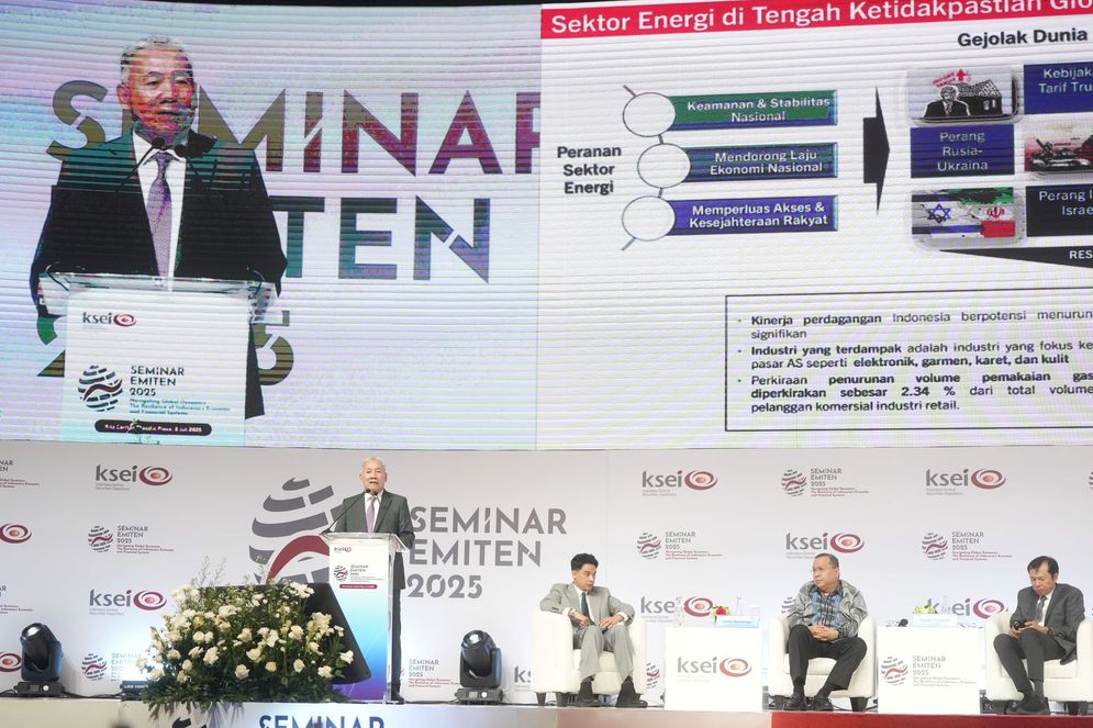 Direktur Utama PGN Arief S. Handoko dalam Seminar Emiten 2025 yang diselenggarakan oleh Kustodian Sentral Efek Indonesia (KSEI) di Jakarta, Selasa (8/7/2025).