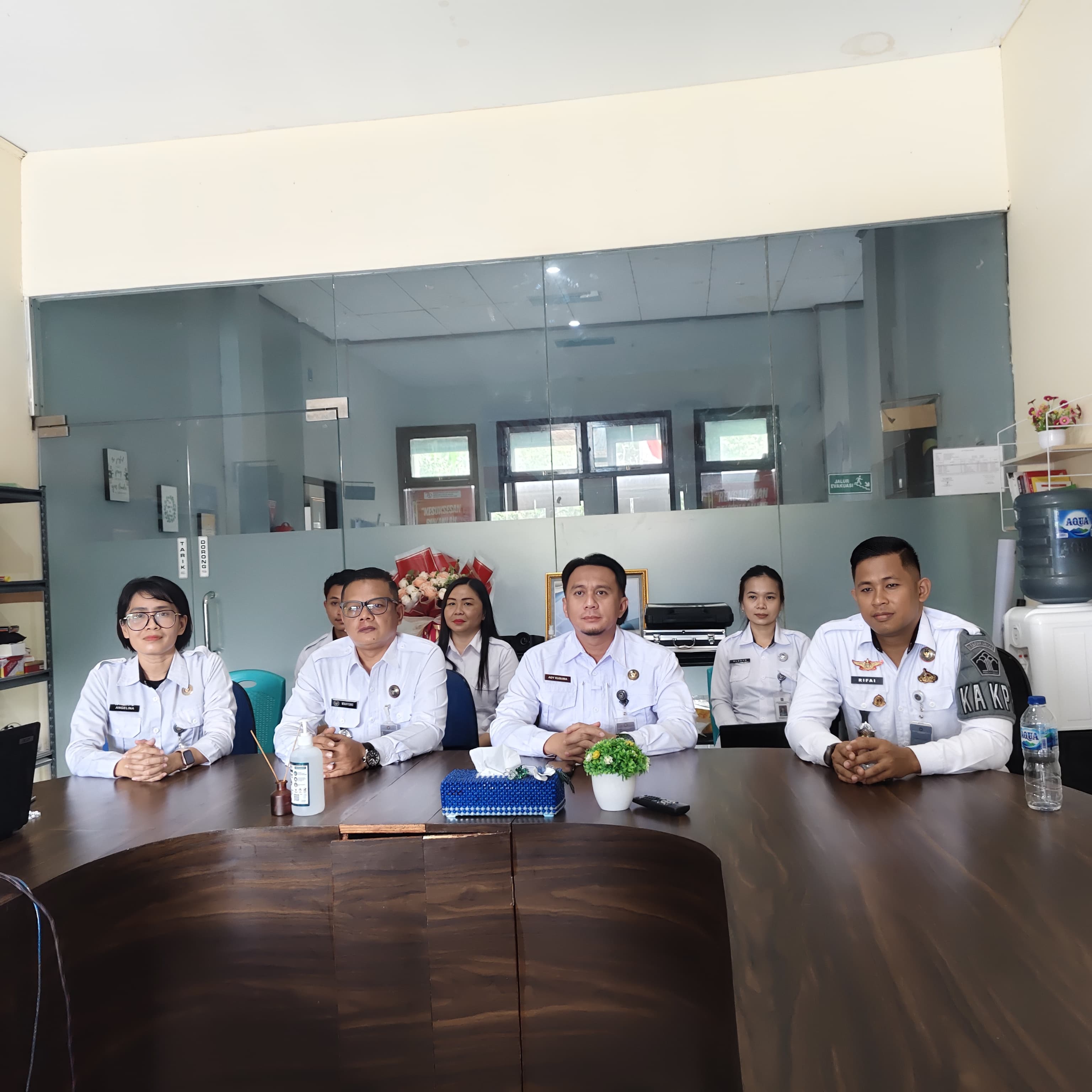Kepala Rutan Manado, Ady Kusuma Wardana bersama jajaran mengikuti arahan via zoom. (Foto:Istimewa)