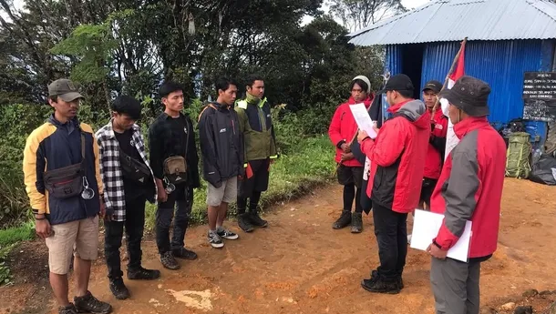 PETA Lampung Dorong Peran Generasi Muda Lewat Pendakian dan Aksi Sosial