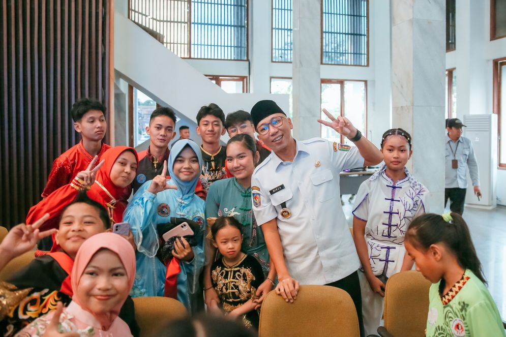 Gubernur Lampung Rahmat Mirzani Djausal