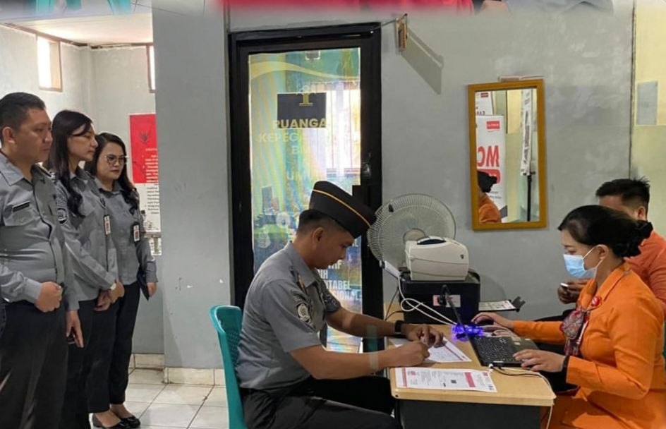 Pemeriksaan kesehatan pegawai Rutan Kelas IIA Manado. (Foto:Istimewa)