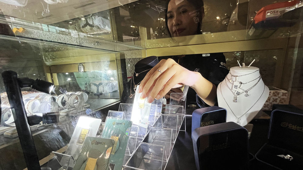 Perdaganagn Emas Logam Mulia - Panji 5.jpg