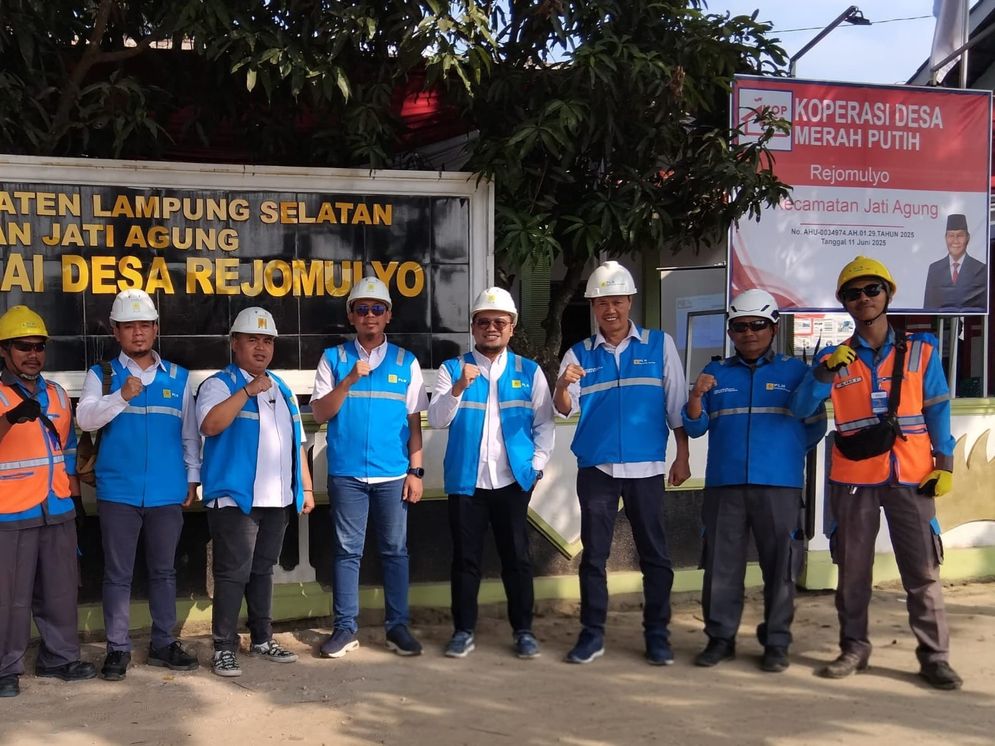 PLN hadir sebagai mitra strategis dengan memastikan keandalan sistem kelistrikan di titik pelaksanaan lokal di Balai Desa Rejomulyo, Kecamatan Jati Agung, Kabupaten Lampung Selatan, Senin (21/7/2025).