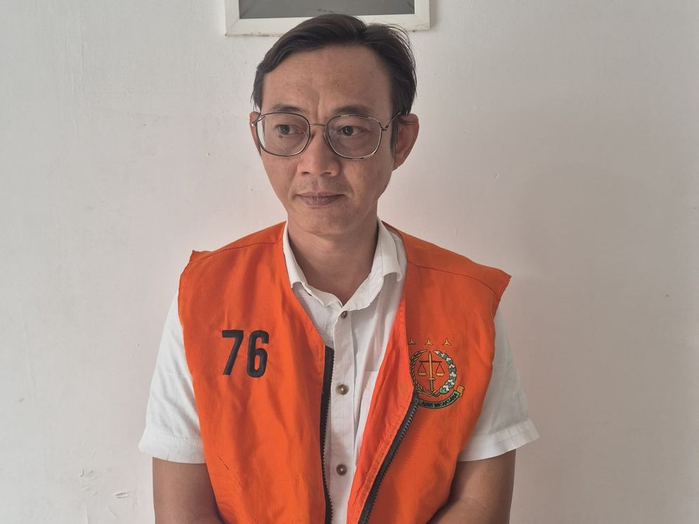 Direktur Utama (Dirut) BUMD PT Lampung Selatan Maju, ES (48).