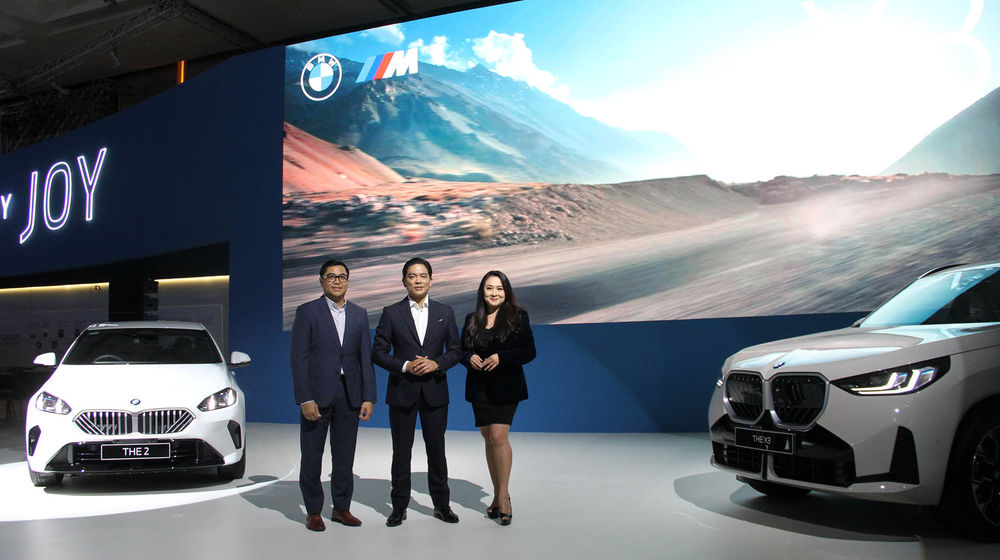 BMW Group Pavilion GIIAS - Panji 1.jpg