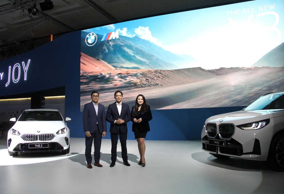 BMW Group Pavilion GIIAS - Panji 1.jpg