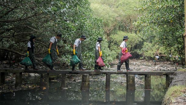 Aksi BRI di Hari Sungai Nasional: Bersihkan Sungai Demi Jaga Kehidupan