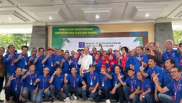 Candaan Jokowi Soal 'Mulyono' di Reuni UGM: “Jangan Nambah Masalah Lagi”