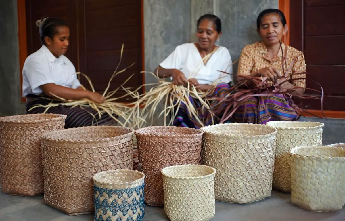 Du Anyam: Anyaman yang Berdampak Nyata Bagi Perempuan NTT - wongkito.co