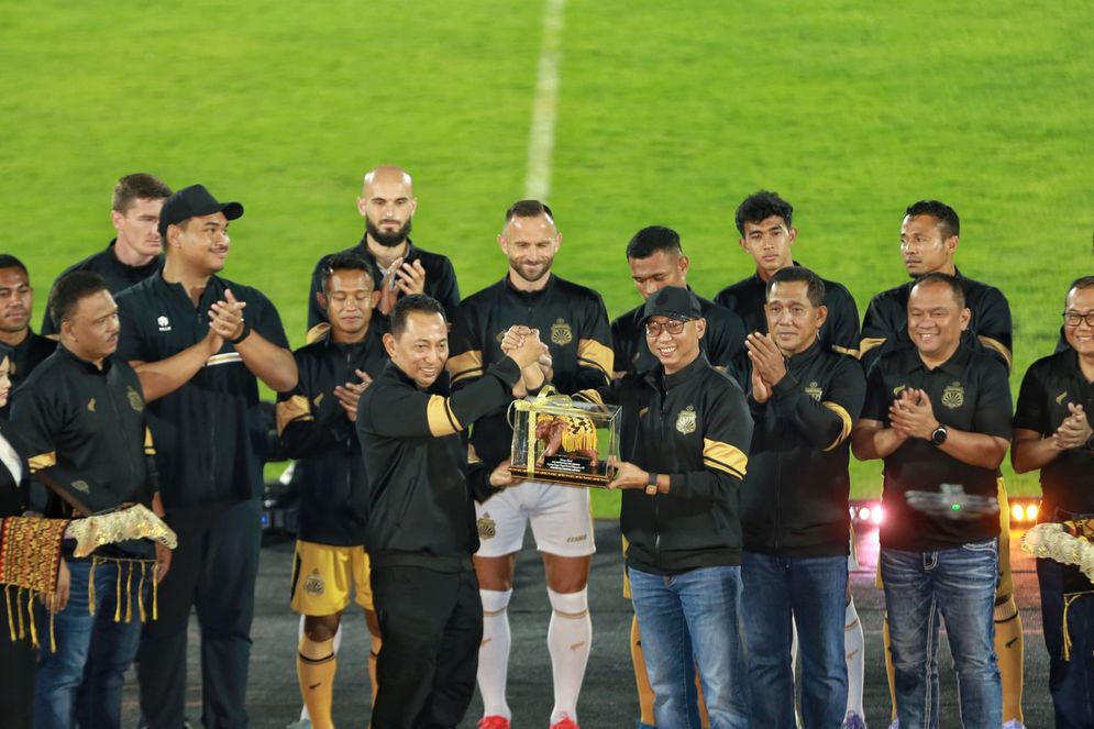 Bhayangkara Presisi Lampung FC resmi diluncurkan oleh Kapolri Jenderal Polisi Listyo Sigit Prabowo bersama Menteri Pemuda dan Olahraga Dito Ariotedjo di Stadion Sumpah Pemuda, PKOR Way Halim, pada Senin malam (28/7/2025).