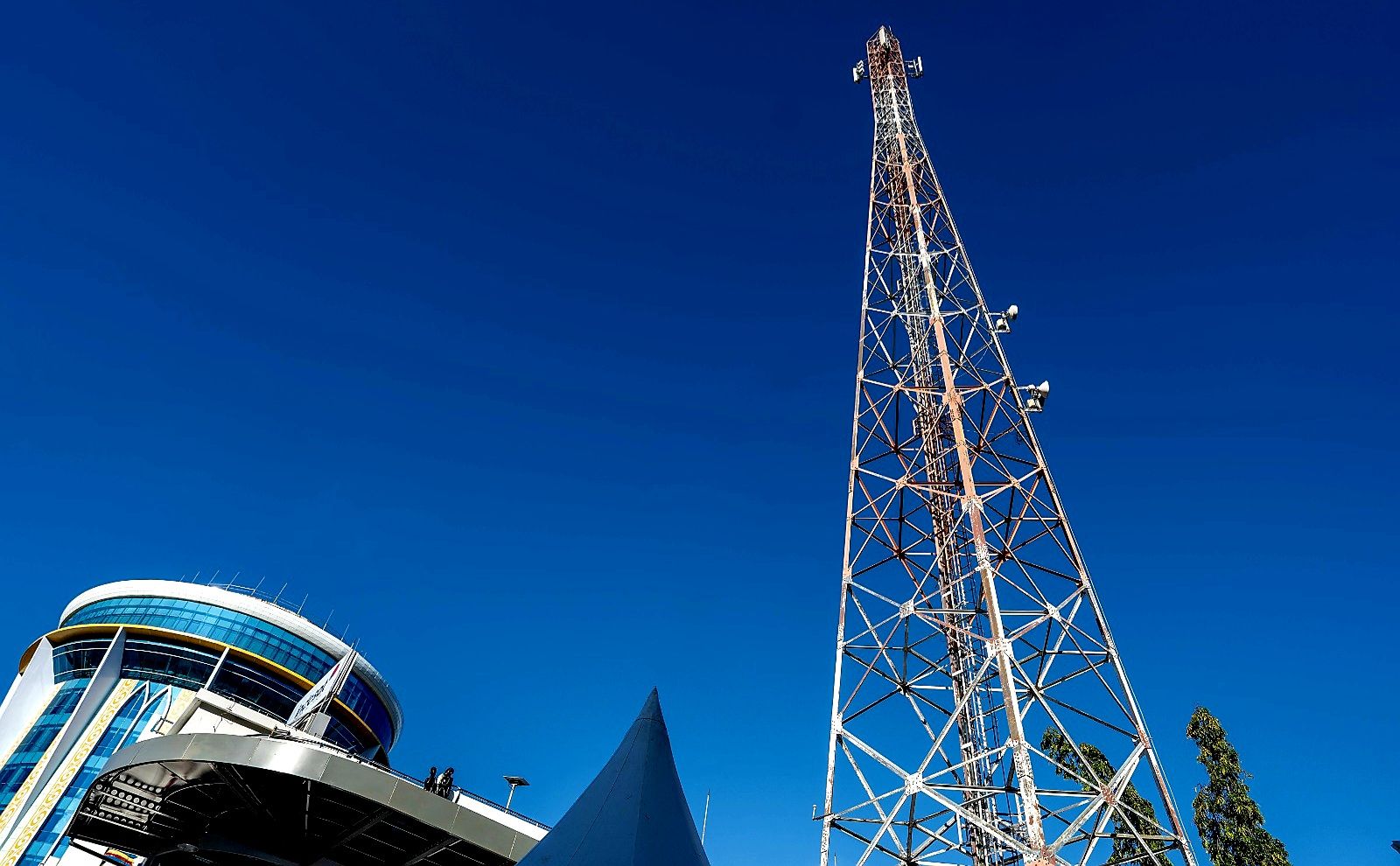 Indosat mempertahankan profitabilitas dan perkuat fondasi bisnis di tengah dinamika pasar yang menantang
