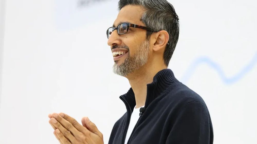 Hello from Google I-O! What an amazing day at sunny Shoreline Amphitheatre in Mountain View.Rea (1) (1).jpg