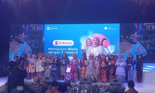 Penganugerahan pemenang program SisBerdaya dan DisBerdaya yang diselenggarakan DANA dan Ant International.jpeg