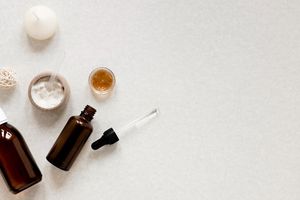 Ilustrasi produk skincare.