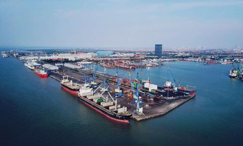 Pelindo Multi Terminal Group Catat Kinerja Positif Semester I 2025, Trafik Barang Tumbuh Signifikan.jpg
