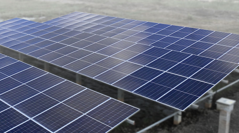 Ilustrasi panel surya Xurya Daya Indonesia.png