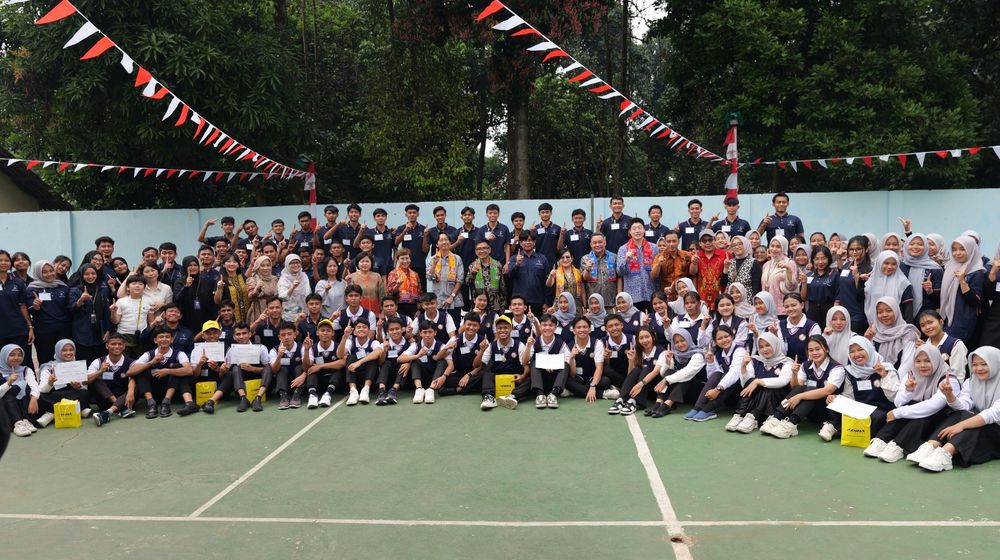 Adira Finance Gandeng LPK Tomoni Salurkan Beasiswa Rp300 Juta untuk 50 Anak Muda.jpg