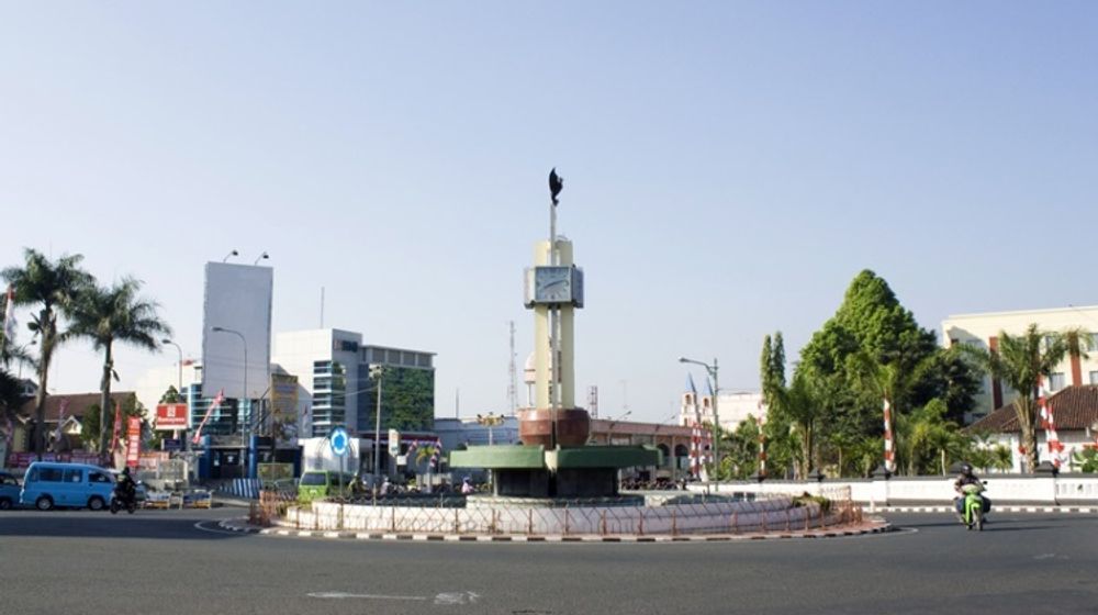 Bundaran dekat Ramayana, Salatiga.