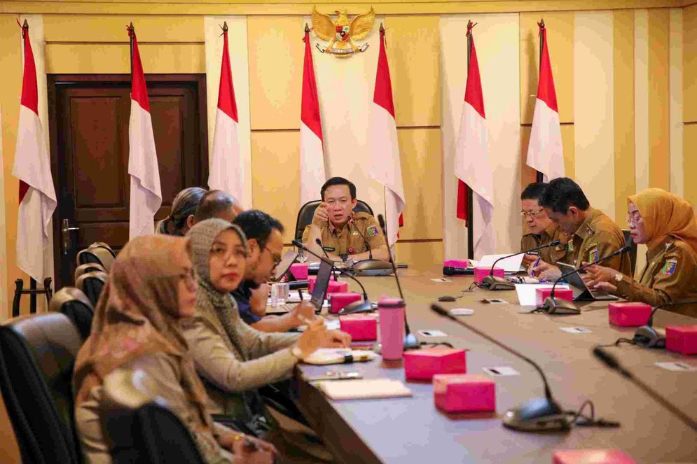 Sekretaris Daerah Provinsi Lampung Marindo Kurniawan memimpin rapat pembahasan mekanisme pelepasan aset lahan milik Pemerintah Provinsi Lampung sesuai ketentuan perundang-undangan..jpg