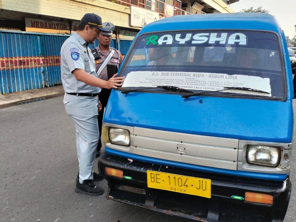 Jasa Raharja dan Mitra Operasi Gabungan Upaya Penertiban Administrasi Jasa Angkutan Desa Kotabumi