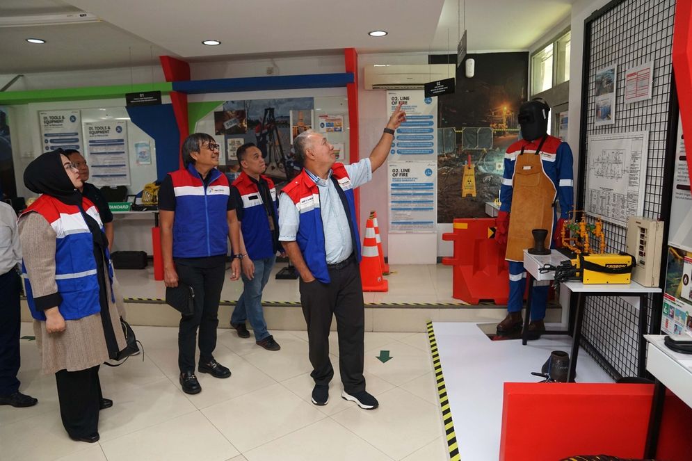 PT Nusantara Regas (NR) tegaskan komitmen dan dukungan terhadap pembangunan LNG HUB di Bandung 