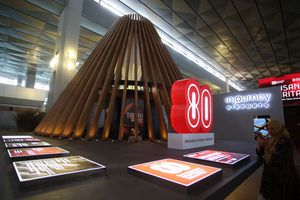 Instalasi Arsitektur Bandara Soetta - Panji 4.jpg