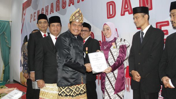 PTPN I Regional 7 Beri Penghargaan Masa Pengabdian