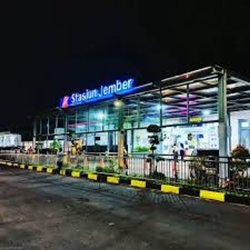 jember stasiun KA.jpg