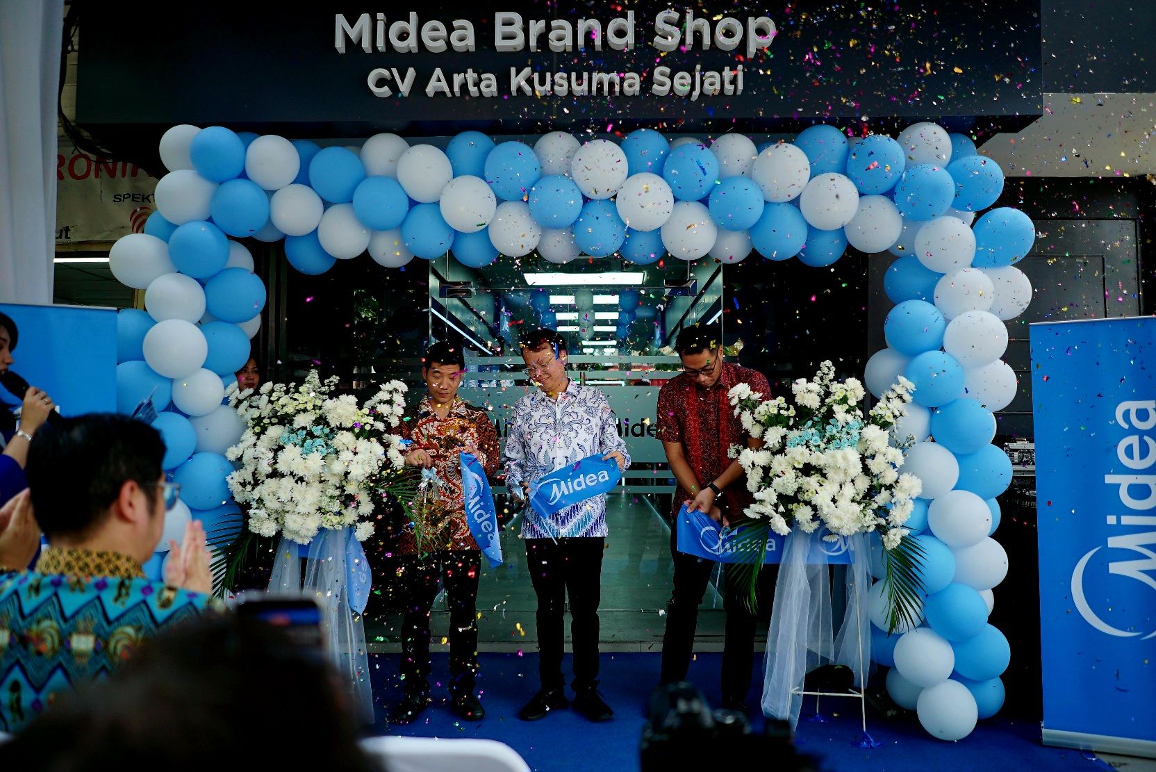 Peresmian Midea Brand Shop di Kota Medan