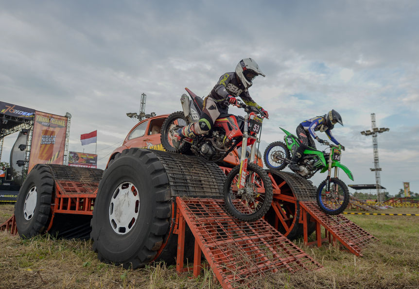 putaran-ketiga-di-probolinggo-persaingan-rider-elite-di-trial-game-dirt-2025-makin-krusial