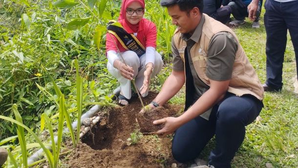 PTPN I Tanam Dua Ribu Pohon di Kaki Gunung Salak Lanjutkan Program Sejuta Pohon