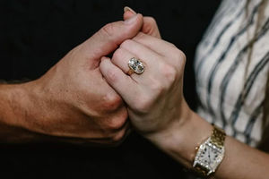 Cincin Pertunangan Taylor Swift dan Travis Kelce