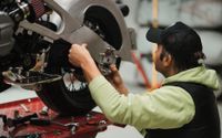 Ciri-ciri Motor Anda Butuh Diservis, Jangan Tunggu Rusak!