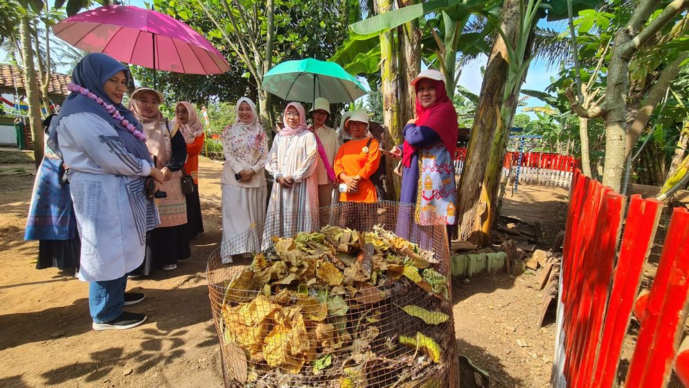 Ikatan Keluarga Besar Istri (IKBI) PTPN I Regional 7 Kebun Kedaton terpilih sebagai duta regional dalam Lomba Kebersihan Lingkungan dan Rumah Sehat tingkat Subholding PTPN I Supporting.Co tahun 2025..jpeg