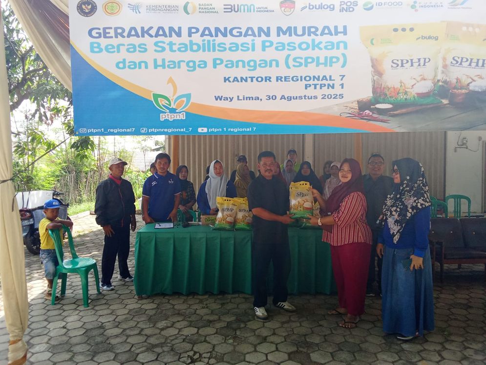 PT Perkebunan Nusantara I (PTPN I)  Regional 7, menggelar pasar murah serentak 13 titik di Provinsi Lampung, Sabtu (30/8/2025).