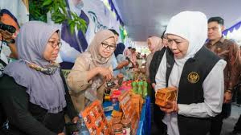 khofifah pasar murah.jpg