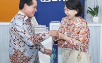 Rayakan Hari Pelanggan Nasional, Direksi BRI Turun Langsung Menyapa Nasabah