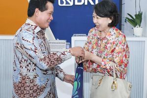 Rayakan Hari Pelanggan Nasional, Direksi BRI Turun Langsung Menyapa Nasabah
