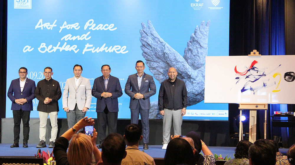 SBY Buka Pameran Lukisan - Panji 1.jpg