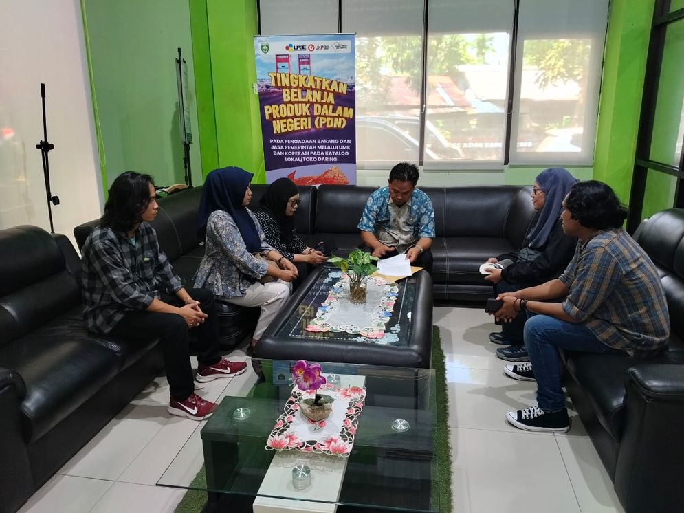Tim Yayasan Anak Padi dan perwakilan JW Lahat, Sumsel menemui pejabat DLH Sumsel