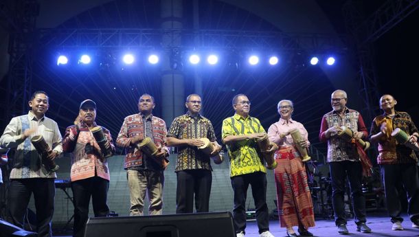 Meriah, Tour de EnTeTe 2025 Resmi Dibuka di Pelataran Gedung Sasando