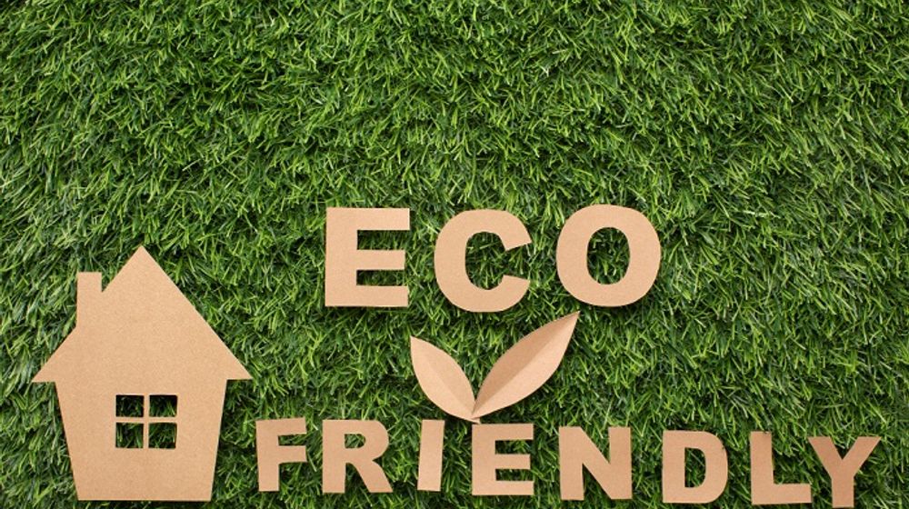 Menerapkan gaya hidup eco friendly.