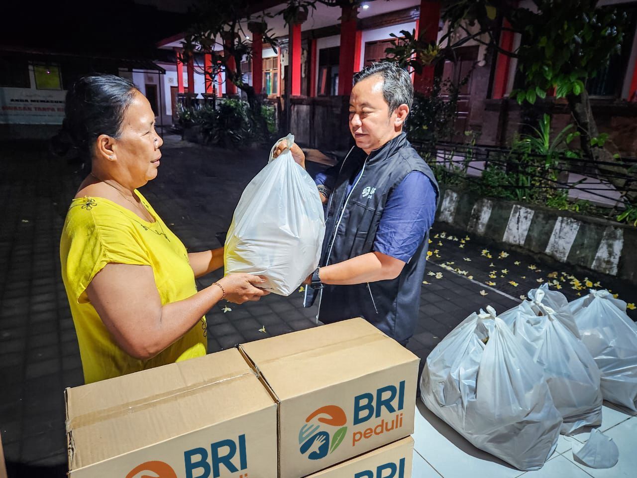 BRI Peduli Tanggap Bencana, Bantu Warga Terdampak Bali dan NTT yang Diterjang Banjir