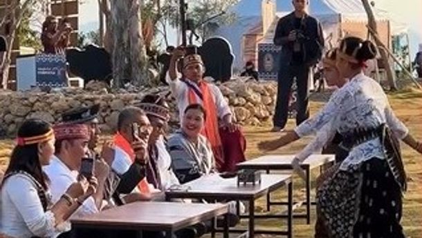 BPOLBF Ajak Wisatawan Nikmati Senja & Budaya Manggarai di Bukit Parapuar, Labuan Bajo