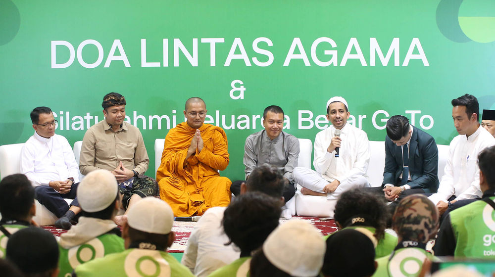 Gojek Doa Lintas Agama - Panji 1.jpg