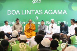 Gojek Doa Lintas Agama - Panji 1.jpg