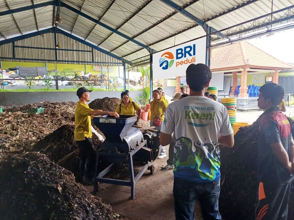 Pupuk Kompos Bermutu, Cara BRI Peduli Atasi Sampah di Bali