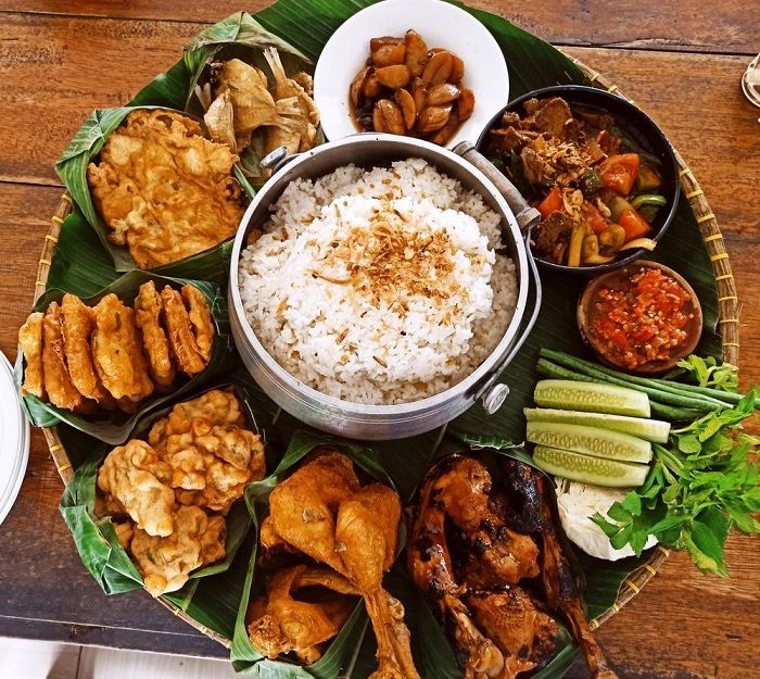 Nasi Bekepor hidangan khas Kutai, Kalimantan Timur.